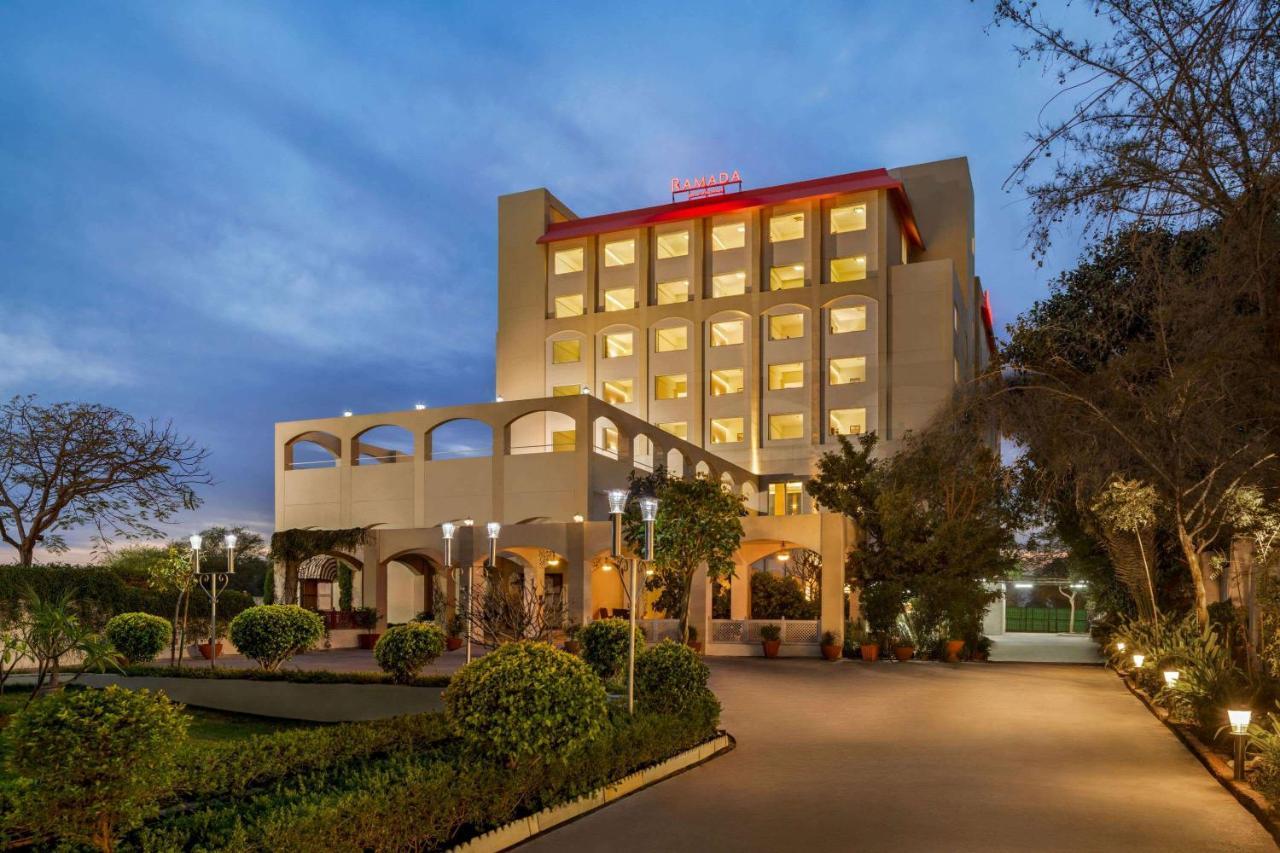 Hotel Ramada By Wyndham Jaipur Jaisinghpura Exterior foto