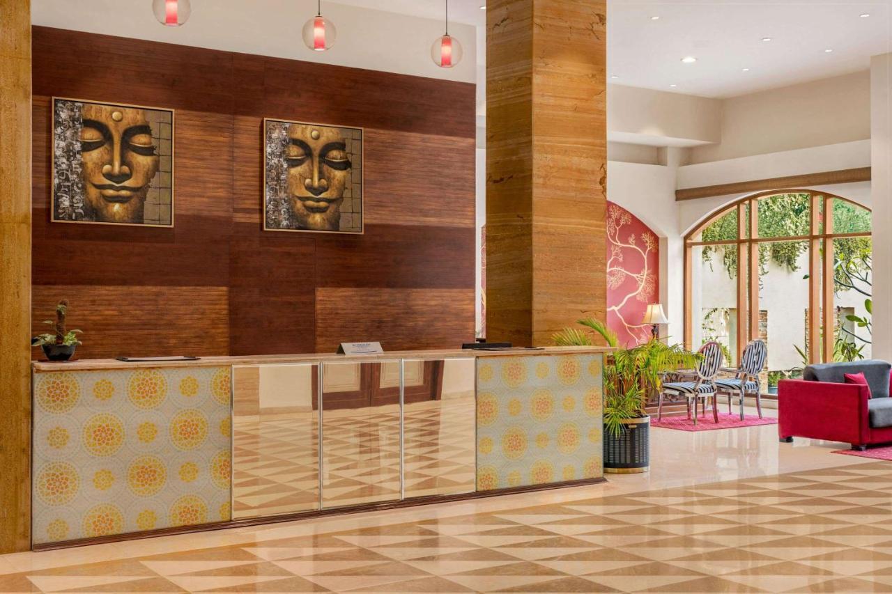 Hotel Ramada By Wyndham Jaipur Jaisinghpura Exterior foto